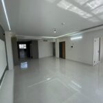 آپارتمان ۱۳۰ متر/ سه خواب / تک واحدی