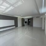 آپارتمان ۱۳۰ متر/ سه خواب / تک واحدی